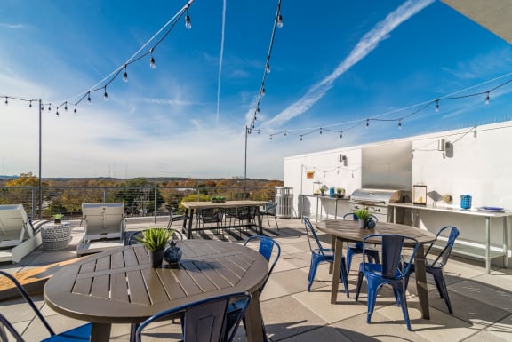 Burnet Flats Outdoor Kitchen & Seating