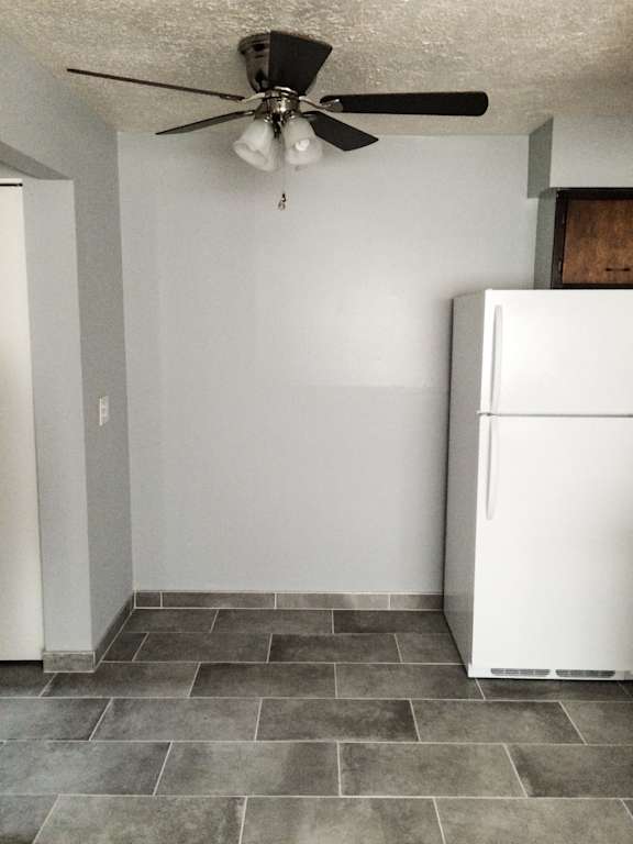 Eastlake Terrace 1 Bedroom Dining Area