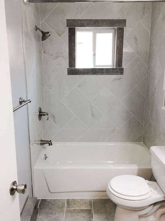 Eastlake Terrace 1 Bedroom Bathroom