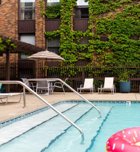 Ridgewood Arches Apartments in Minneapolis, MN Outdoor Pool