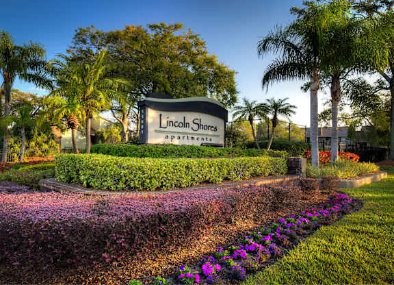 Enjoy an outdoor lifestyle at Lincoln Shores, nestled in the Gateway area of northern St. Petersburg, Florida.