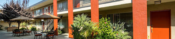 Riverside Village Apartments Seating Area