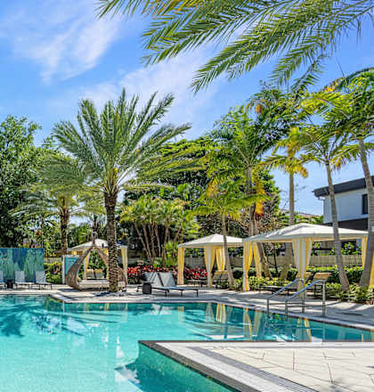 the swimming pool at the resort at longboat key club