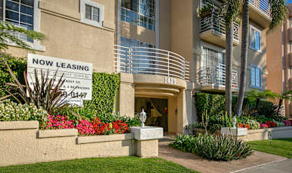 Apartment Building in Los Angeles