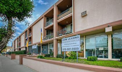 Apartment Building in Encino