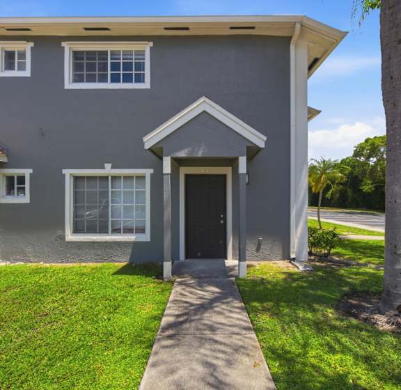 Building Exterior at San Sherri Affordable Apartments in Homestead FL