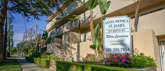 Apartment Building in Santa Monica