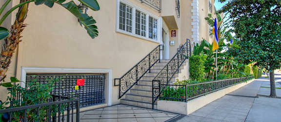Apartment Building in Los Angeles