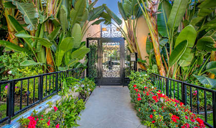 Apartment Building in Los Angeles