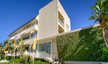 Apartment Building in Los Angeles