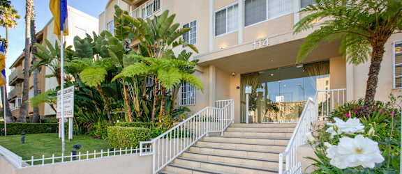 Apartment Building in Los Angeles