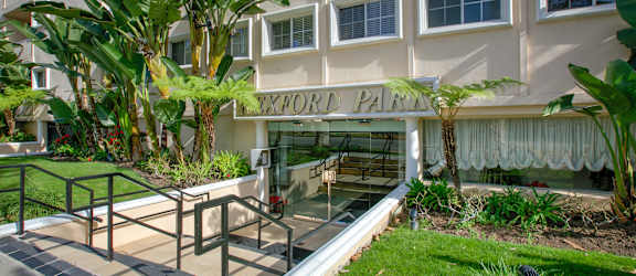 Apartment Building in Beverly Hills