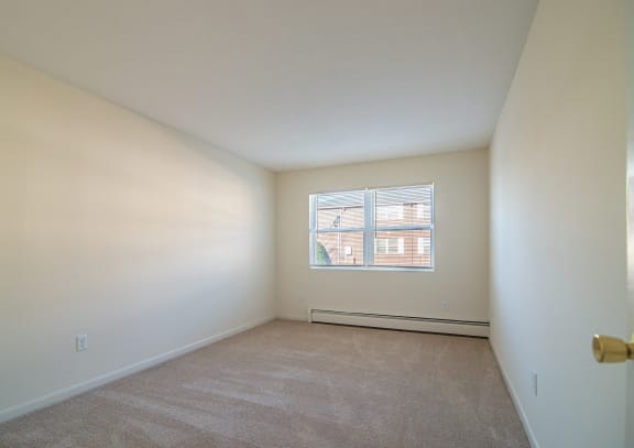 Brettonwood Estates - Bedroom - Apartments in Lowell, MA - New England Heritage Properties