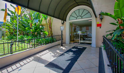 Apartment Building in Los Angeles