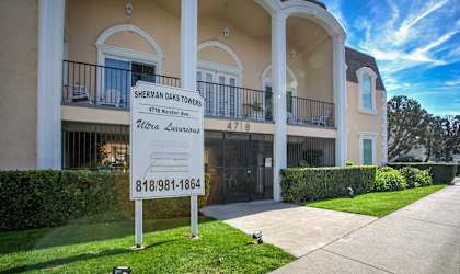 Apartment Building in Sherman Oaks