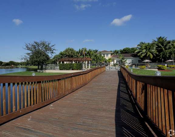 Lake  Wooden Bridge Exterior Miramar Florida