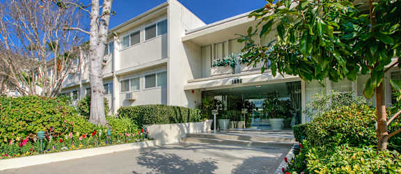 Apartment Building in Los Angeles