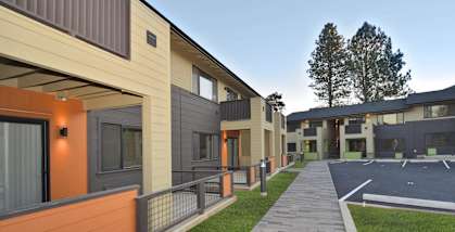 9500 Greenburg exterior