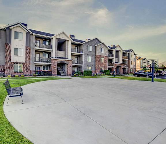 the preserve at ballantyne commons apartments patio and playground