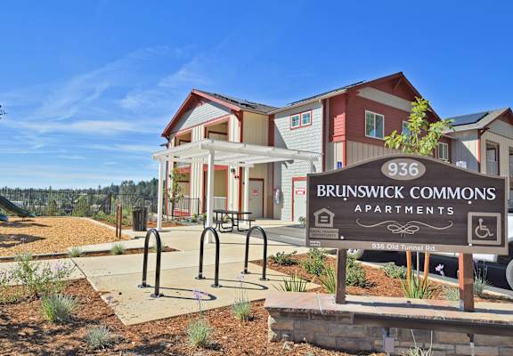 Brunswick Commons Exterior Monument Sign