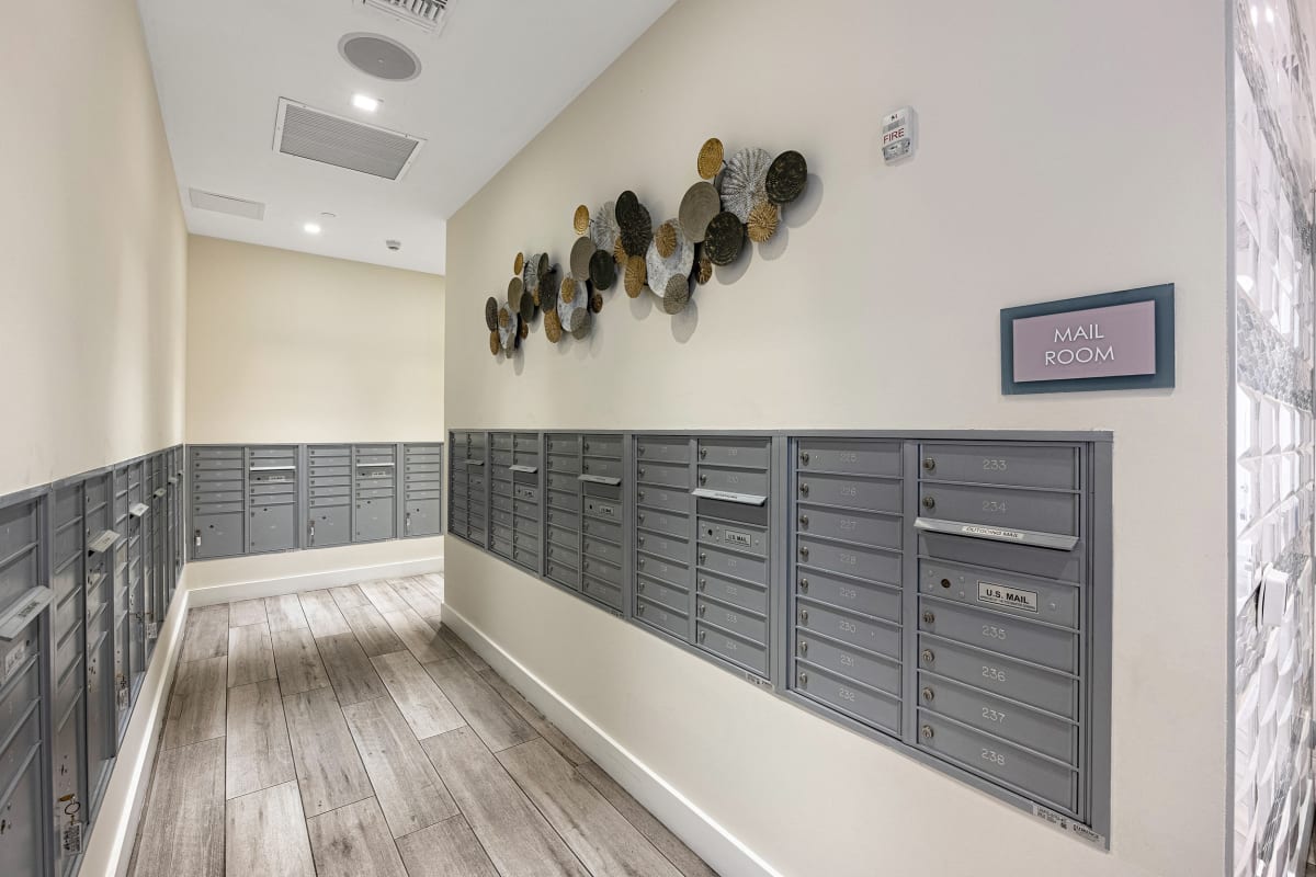 Riverhouse at 11th Apartments resident amenities lockers room - Miami, FL