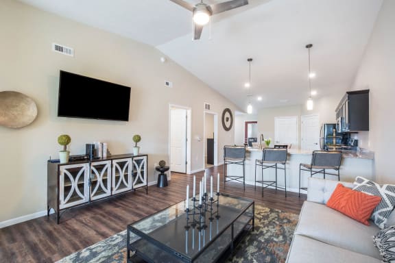 Grand Rapids MI Apartment Rentals Bayberry Chase Basswood Living Room