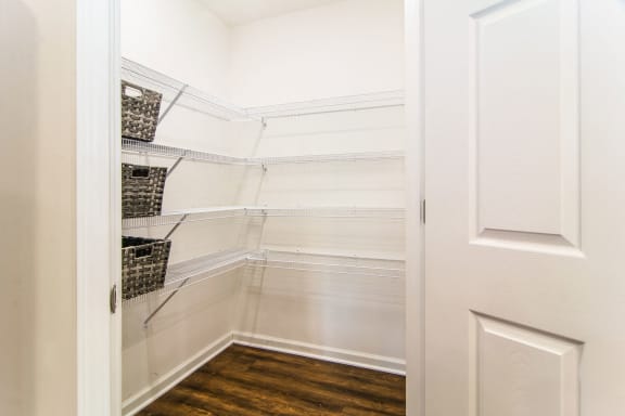 Medina OH Apartment Rentals Redwood Blackberry Trails Of Montville Wadsworth Rd Upgraded Pantry