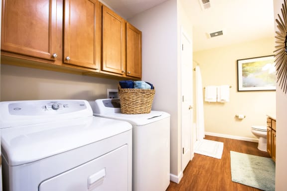 Medina OH Apartment Rentals Redwood Blackberry Trails Of Montville Wadsworth Rd Upgraded Bath 2