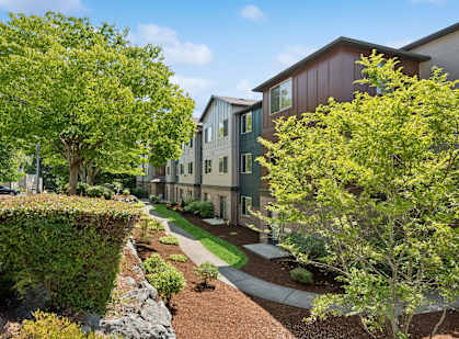 Lush landscaping at Alderwood Court in Lynnwood WA