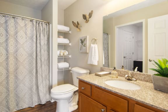 Plainfield IN Apartment Rentals Redwood Chatham Glen Full Bathroom Suite