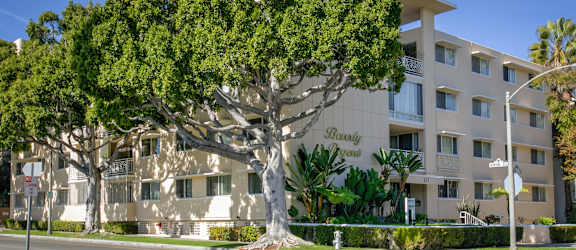 Apartment Building in Beverly Hills