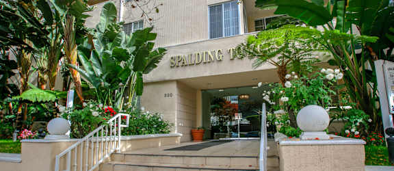 Apartment Building in Beverly Hills