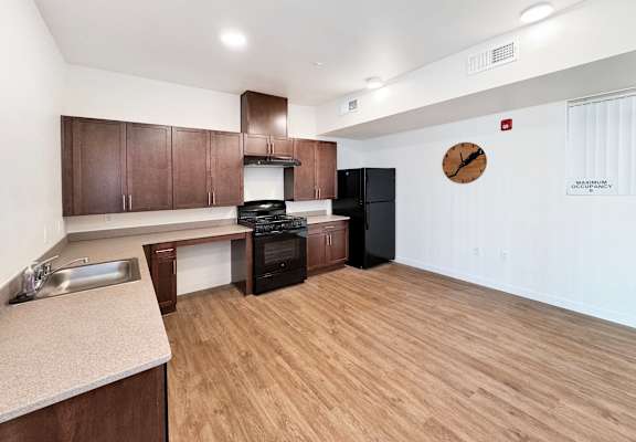 the preserve at ballantyne commons apartment living room and kitchen