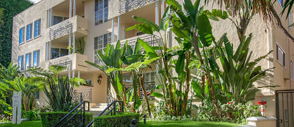 Apartment Building in Beverly Hills