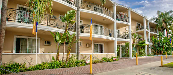 Apartment Building in Encino