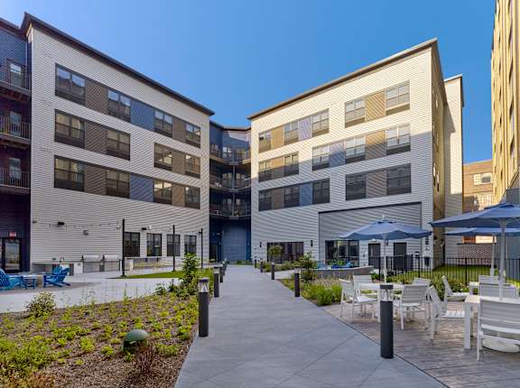 Courtyard at Cityplace Apartment Homes Apartments, Allentown, PA, 18101