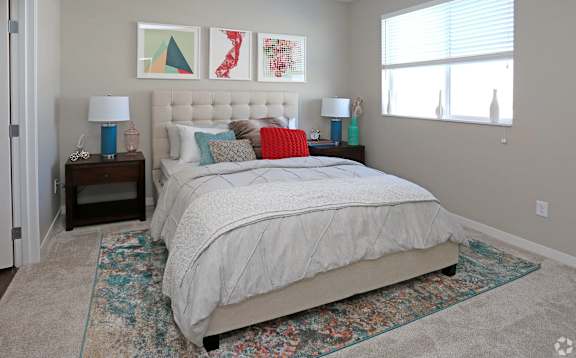 Large Bedroom at SoRoc On Maine, Rochester, 55904