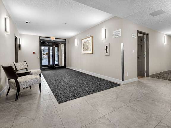 the preserve at gateway living room and lobby area