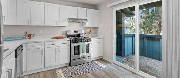 Modern Kitchen with Stove at Timbre Apartments, Lakewood, 98499