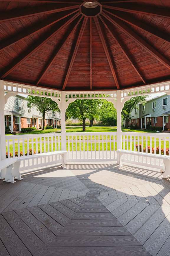 Outdoor Patio at Encore 99, Connecticut, 06512