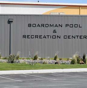 A building with the words Boardman Pool & Recreation Center on it.
