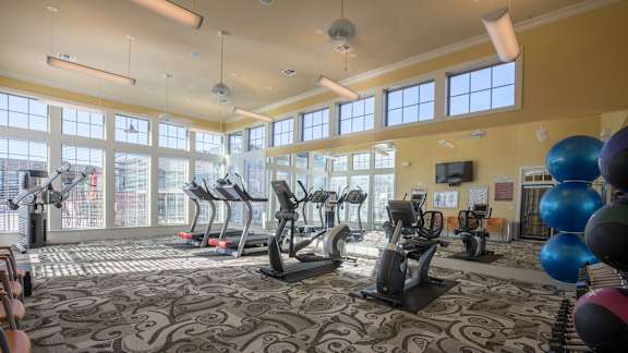 Fitness Center at Ten 06 at Joshua Station Apartments, Joshua, TX 76058