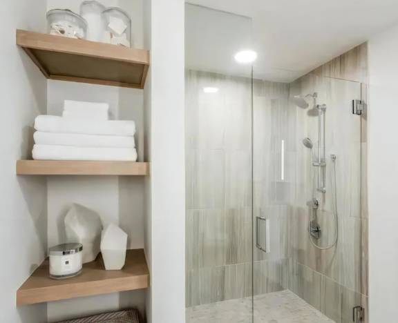 Valentina Apartment Bathroom With Glass Shower