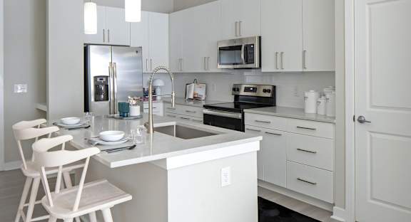 Breakfast Bar with Sleek Finishes