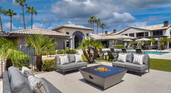 Mountainside-Lounge-Resort-Style-Pool-with-Lounge-Seating