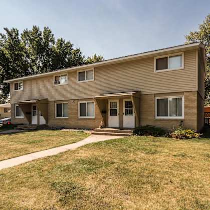 Grand Forks, ND Oakview Townhomes | Oakview Exterior