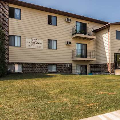 Grand Forks, ND Carling Manor | Exterior
