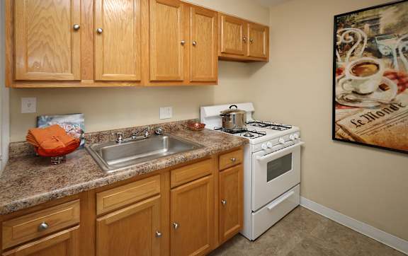 Updated eat-in kitchen at Morgan Park Apartments in Euclid, OH