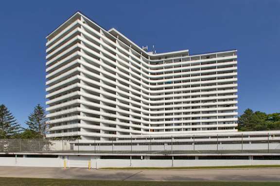 La Salle Towers Apartments in Burlington ON