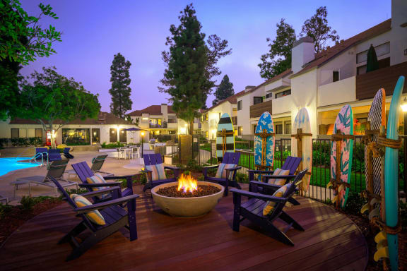 Firepit Lounge at Sendero Huntington Beach, Huntington Beach